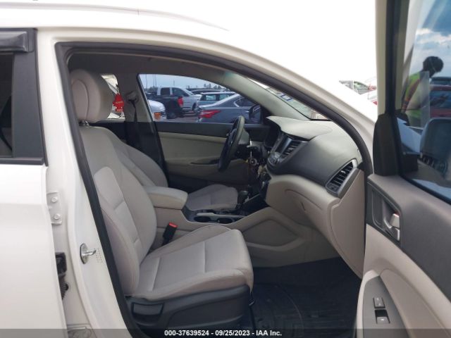 Photo 4 VIN: KM8J3CA43JU667388 - HYUNDAI TUCSON 