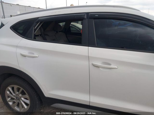 Photo 5 VIN: KM8J3CA43JU667388 - HYUNDAI TUCSON 