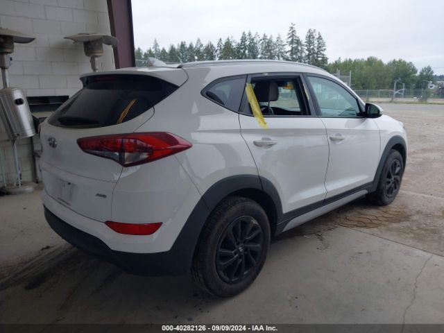 Photo 3 VIN: KM8J3CA43JU689584 - HYUNDAI TUCSON 