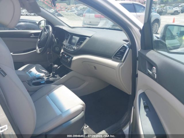 Photo 4 VIN: KM8J3CA44JU747993 - HYUNDAI TUCSON 