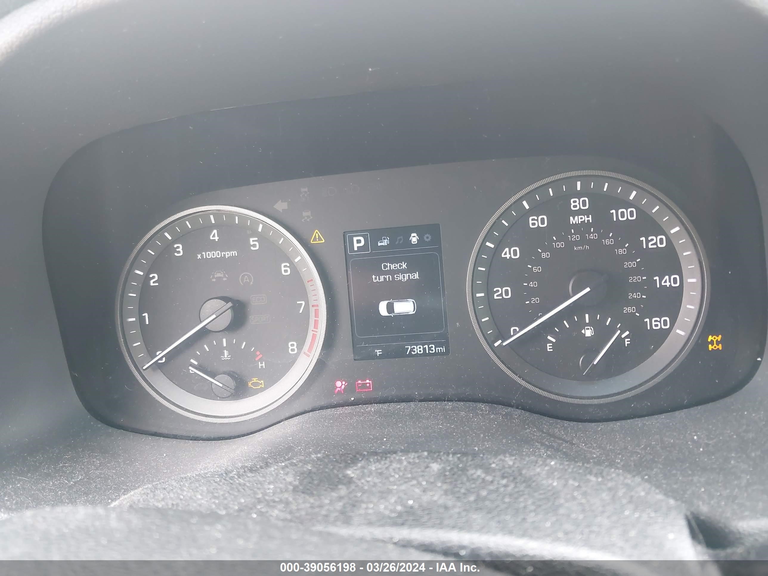 Photo 6 VIN: KM8J3CA45HU256696 - HYUNDAI TUCSON 