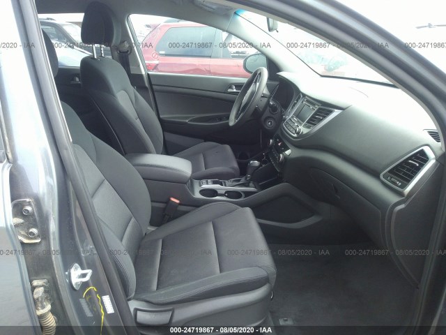 Photo 4 VIN: KM8J3CA45HU281226 - HYUNDAI TUCSON 