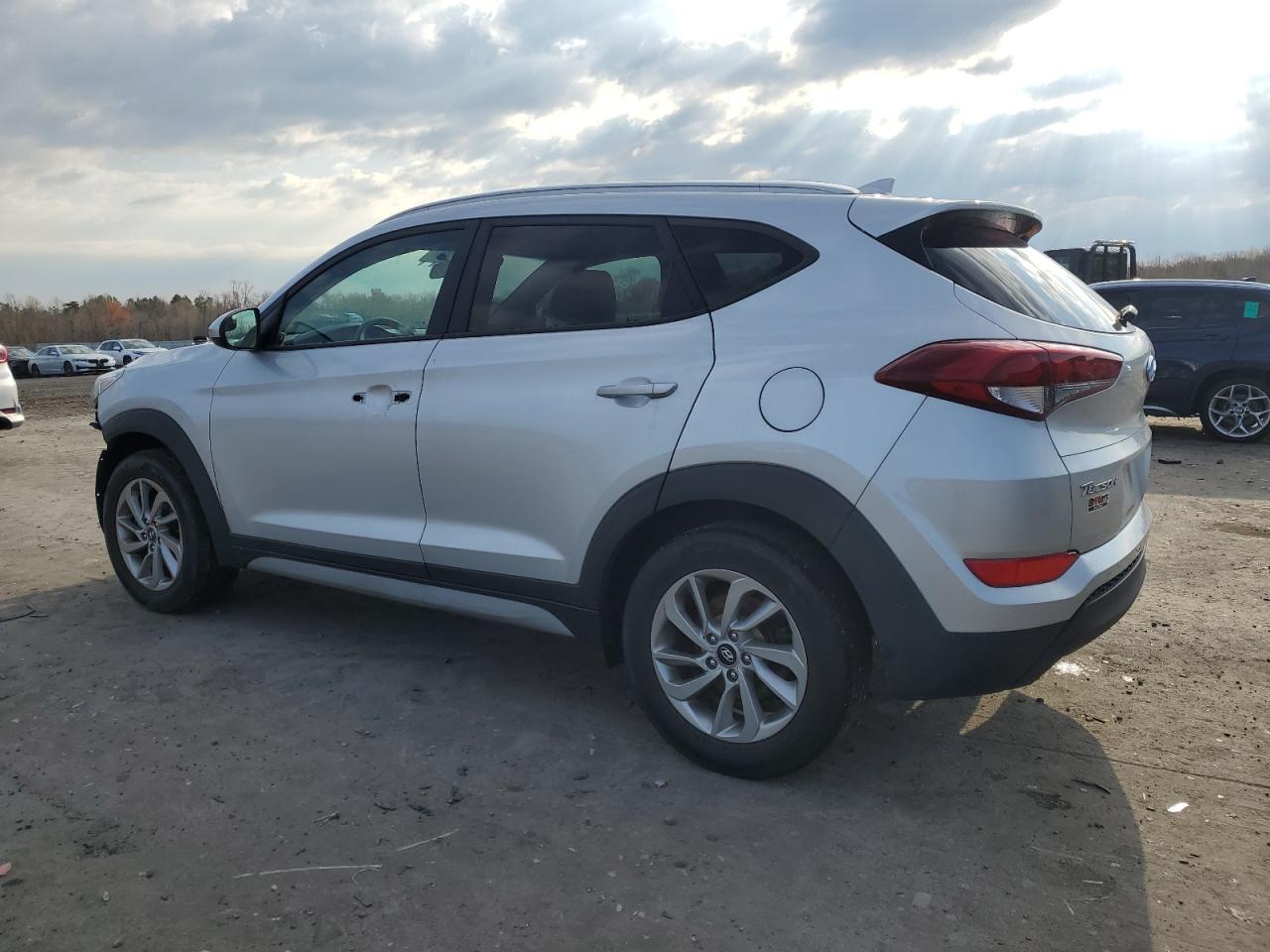 Photo 1 VIN: KM8J3CA45JU601859 - HYUNDAI TUCSON 