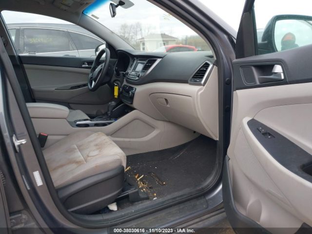 Photo 4 VIN: KM8J3CA46GU138395 - HYUNDAI TUCSON 