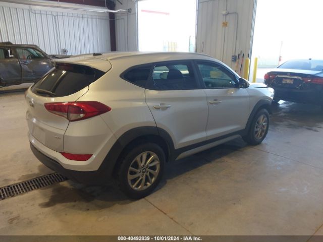 Photo 3 VIN: KM8J3CA46HU316940 - HYUNDAI TUCSON 