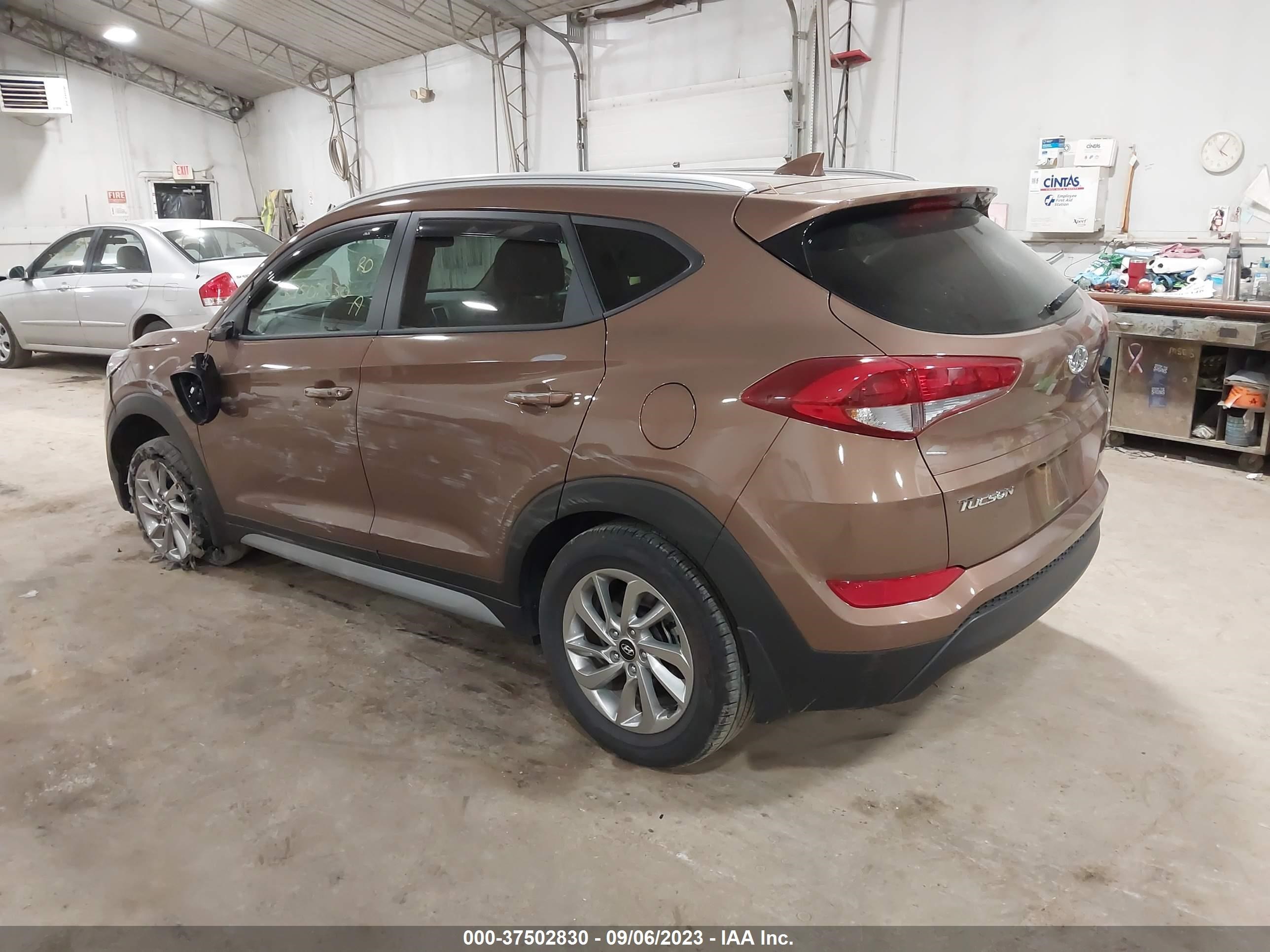 Photo 2 VIN: KM8J3CA46HU439699 - HYUNDAI TUCSON 