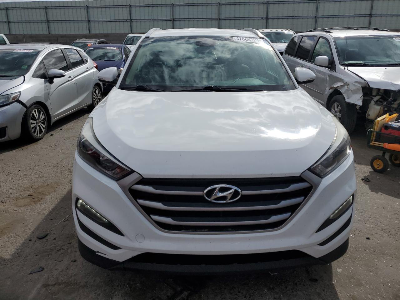 Photo 4 VIN: KM8J3CA46HU468071 - HYUNDAI TUCSON 