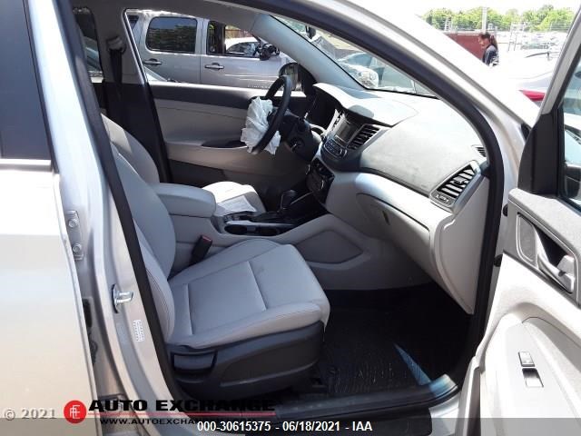 Photo 4 VIN: KM8J3CA46HU475540 - HYUNDAI TUCSON 