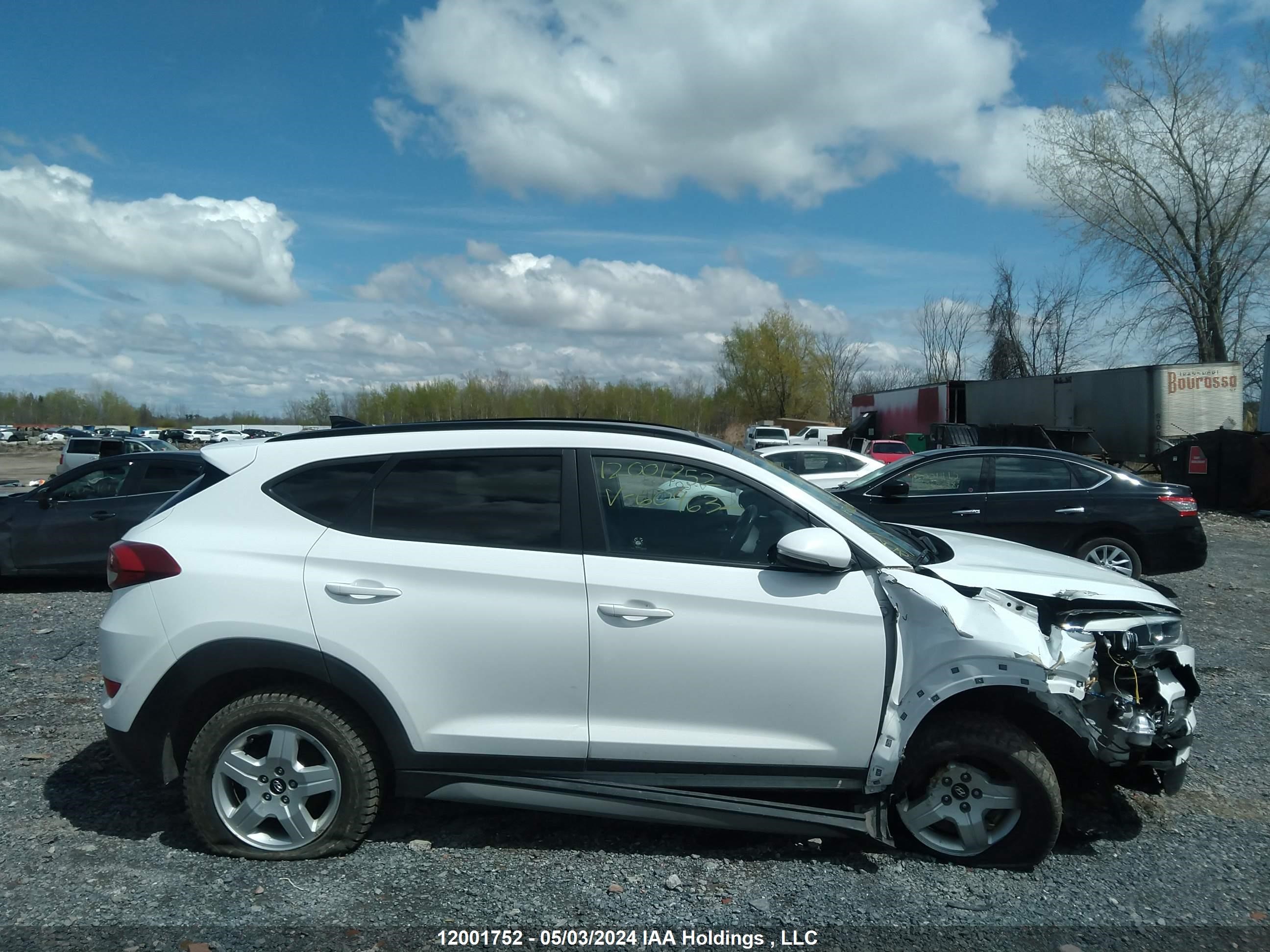 Photo 12 VIN: KM8J3CA46JU609632 - HYUNDAI TUCSON 