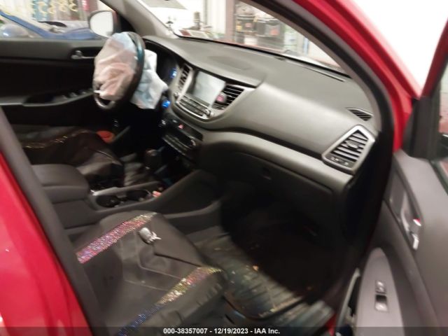 Photo 4 VIN: KM8J3CA47HU455412 - HYUNDAI TUCSON 