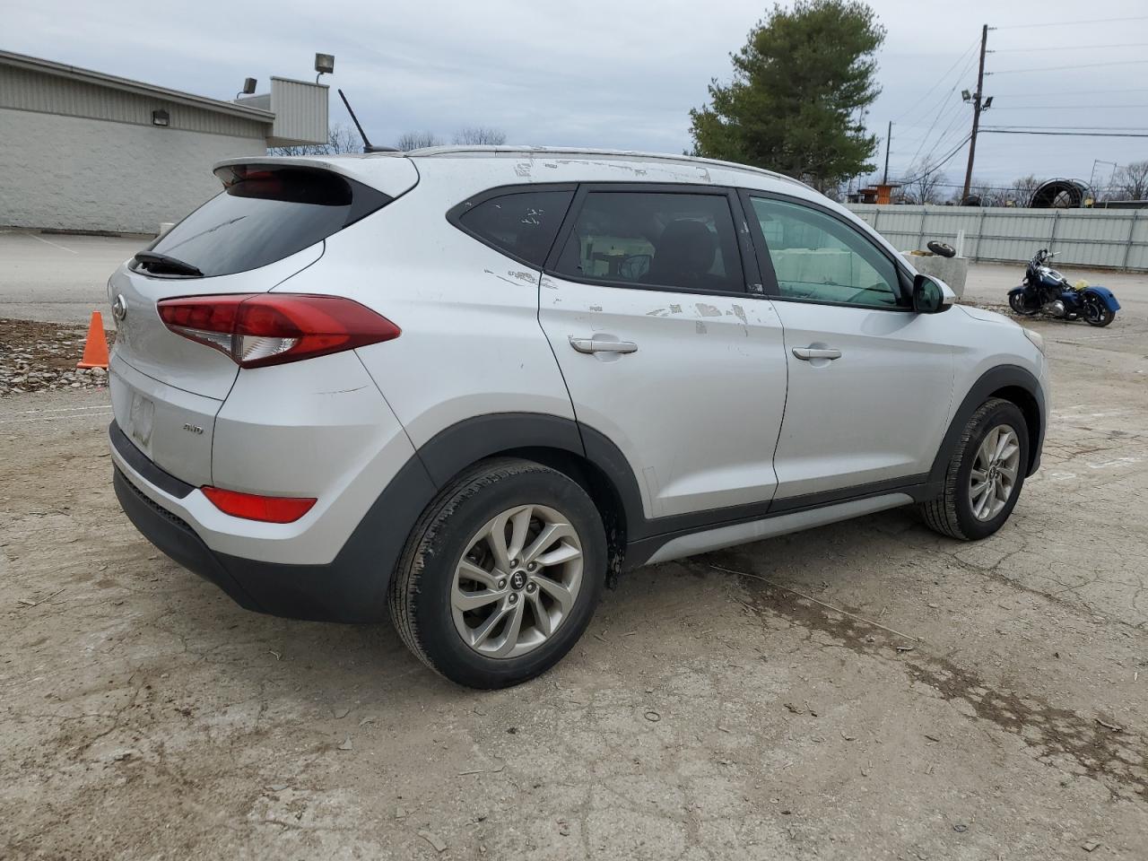 Photo 2 VIN: KM8J3CA47HU484280 - HYUNDAI TUCSON 