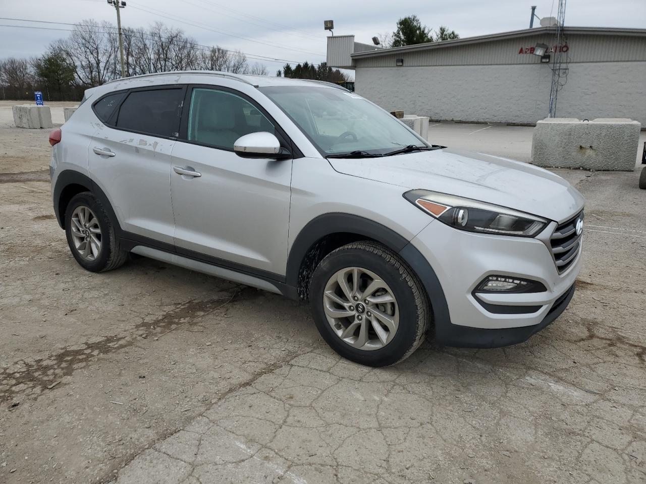 Photo 3 VIN: KM8J3CA47HU484280 - HYUNDAI TUCSON 