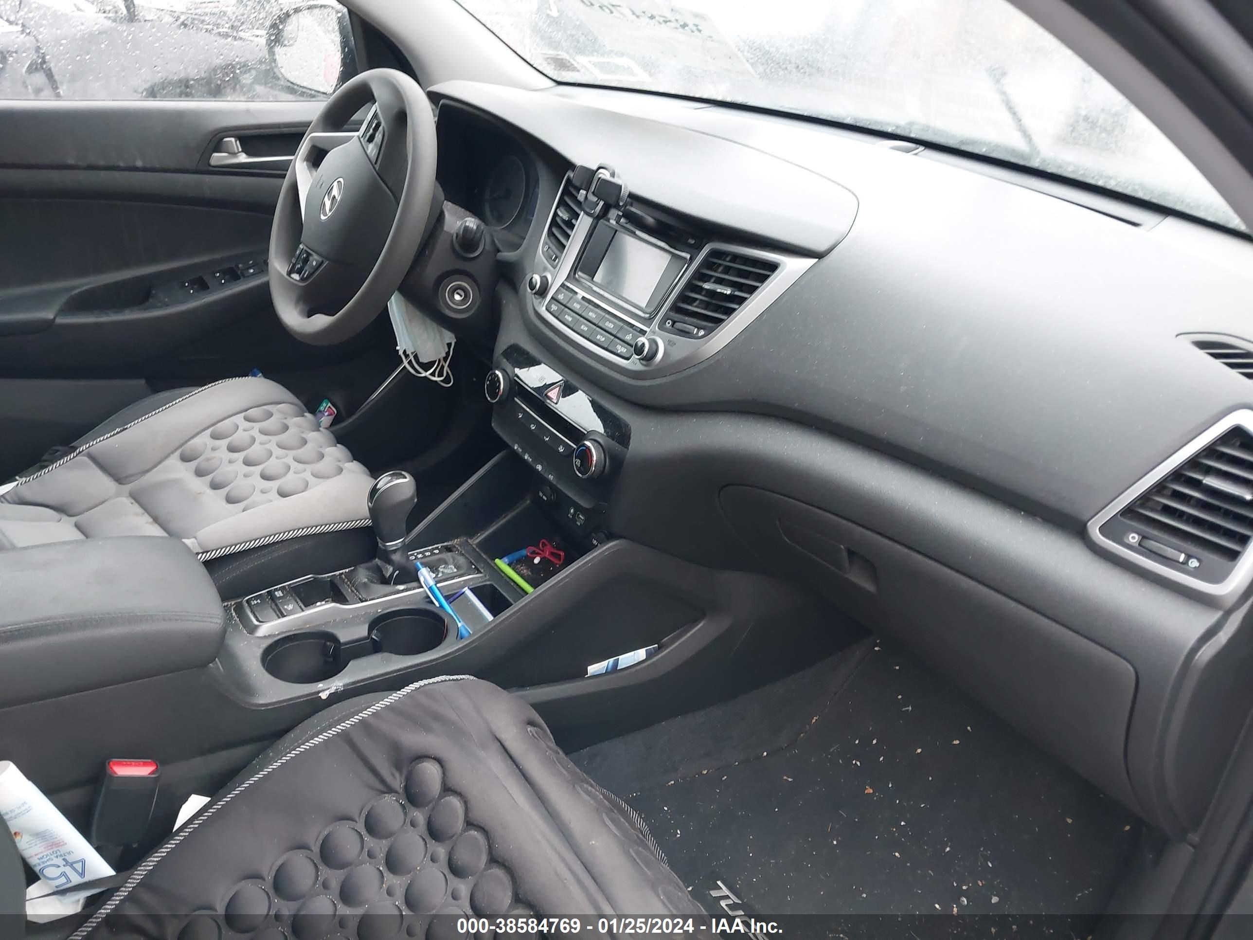 Photo 4 VIN: KM8J3CA47HU572696 - HYUNDAI TUCSON 