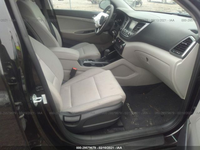 Photo 4 VIN: KM8J3CA47JU690561 - HYUNDAI TUCSON 