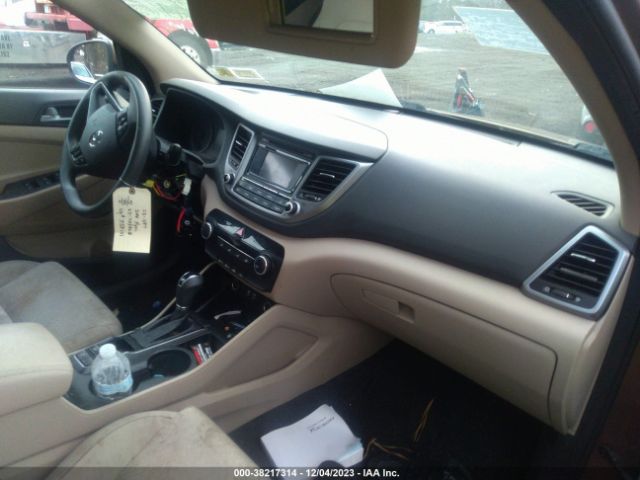 Photo 4 VIN: KM8J3CA48GU039867 - HYUNDAI TUCSON 