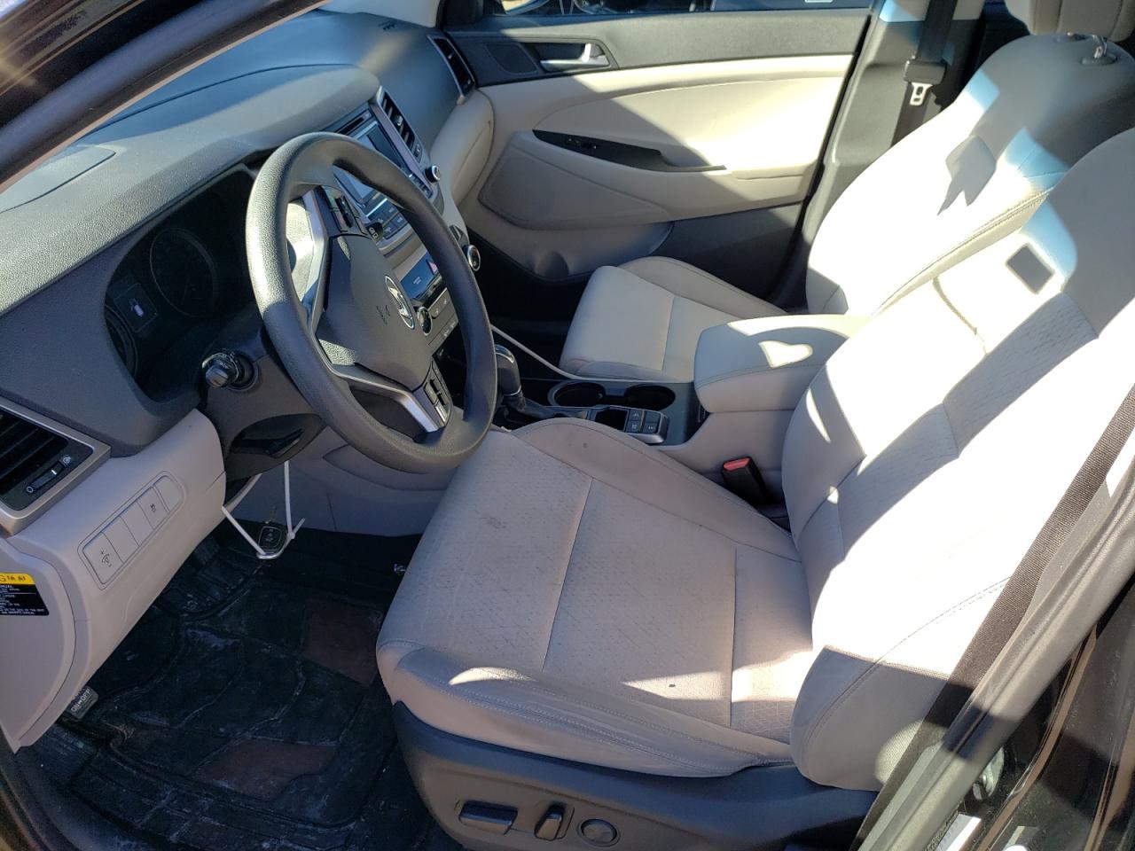 Photo 6 VIN: KM8J3CA48GU250910 - HYUNDAI TUCSON 