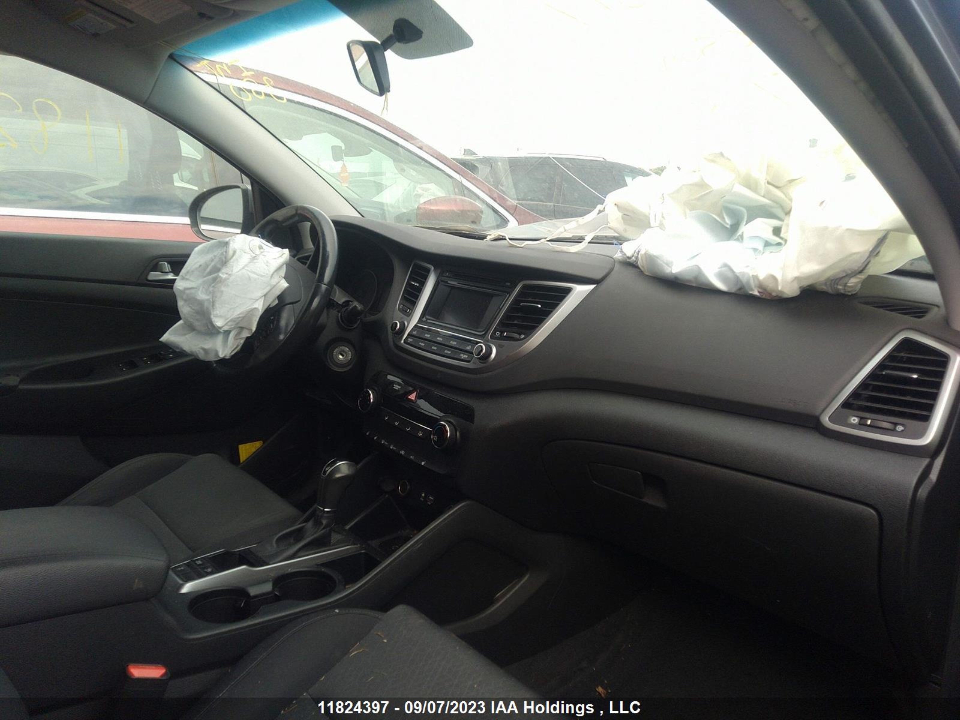 Photo 4 VIN: KM8J3CA48HU477435 - HYUNDAI TUCSON 