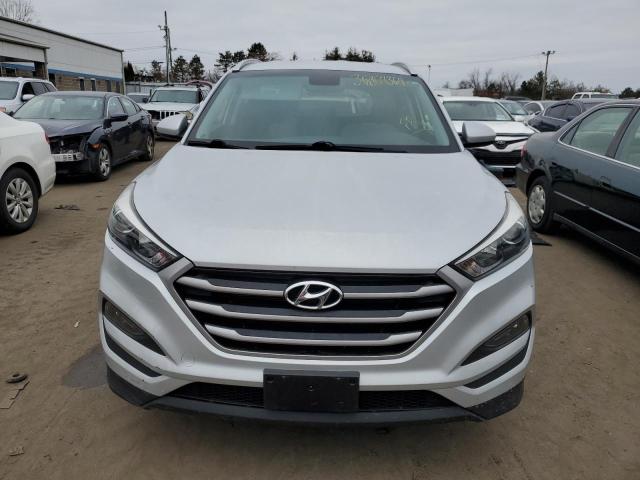 Photo 4 VIN: KM8J3CA48HU590530 - HYUNDAI TUCSON 