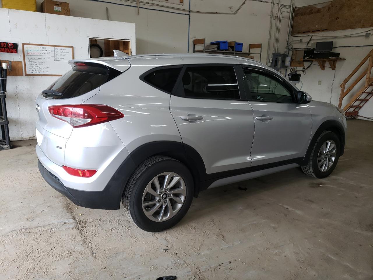 Photo 2 VIN: KM8J3CA48JU762335 - HYUNDAI TUCSON 