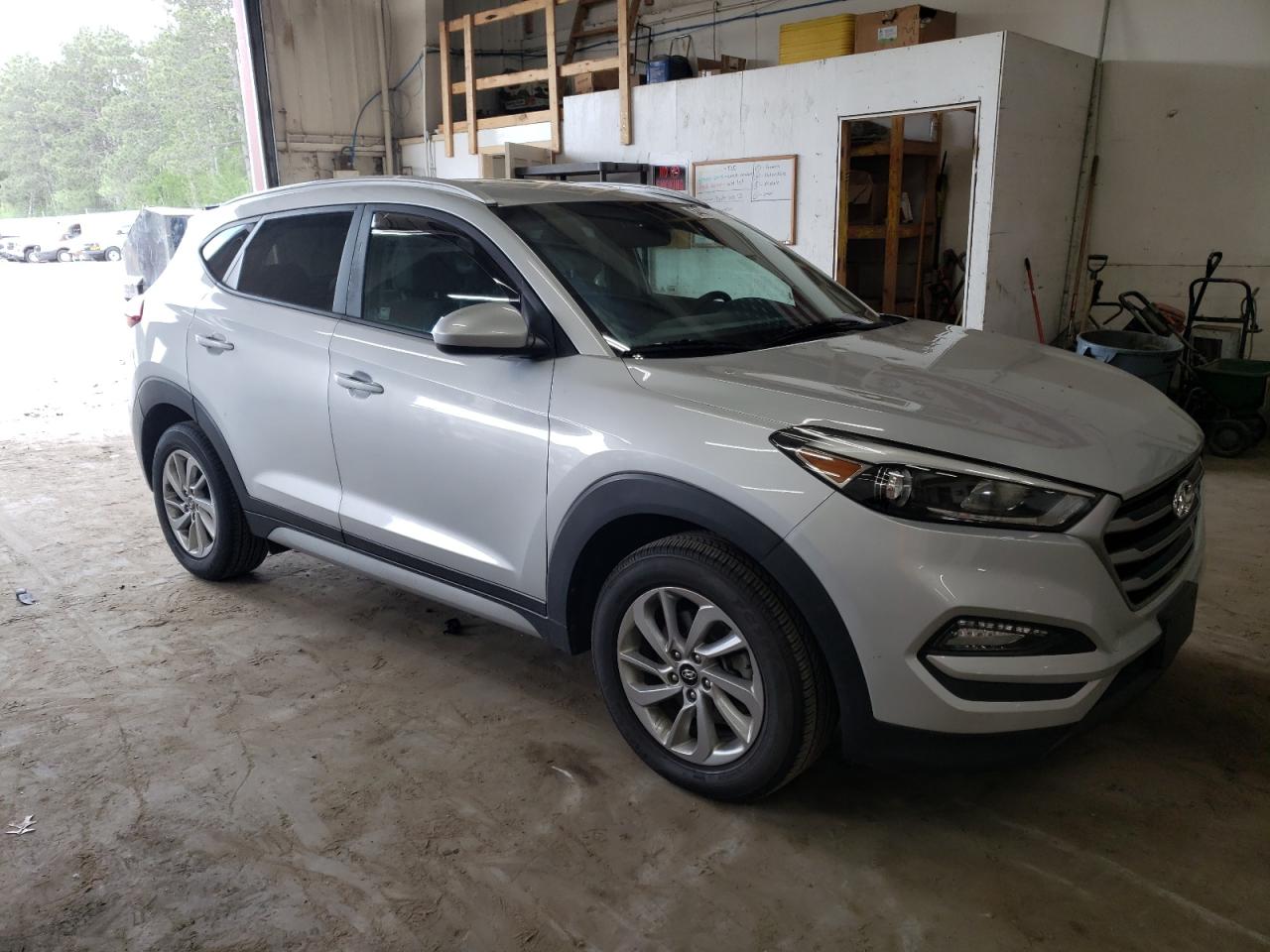 Photo 3 VIN: KM8J3CA48JU762335 - HYUNDAI TUCSON 