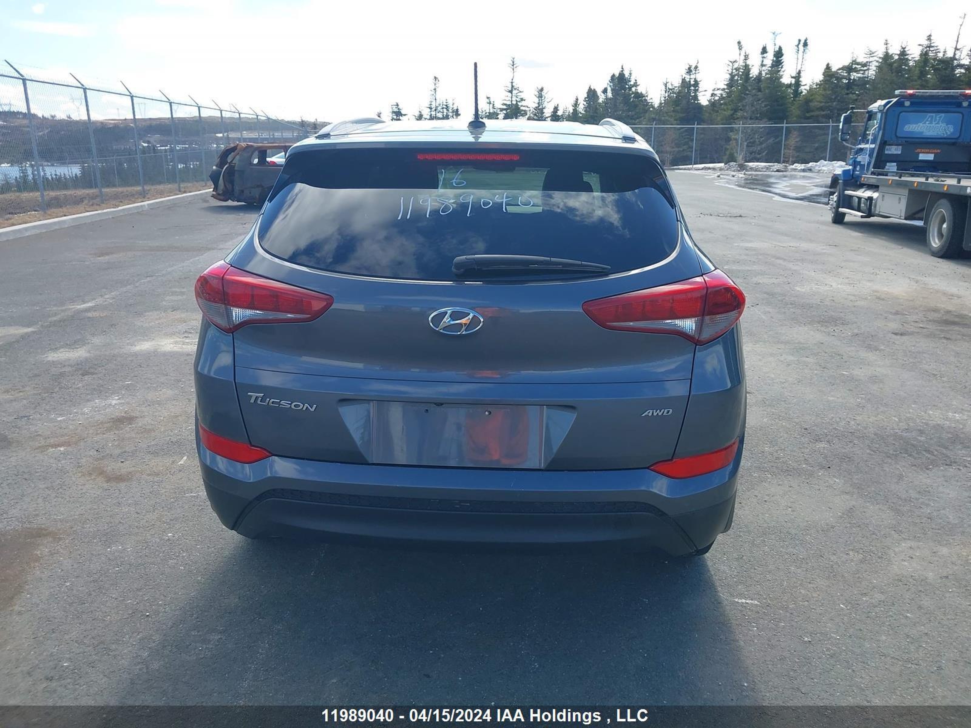 Photo 16 VIN: KM8J3CA49GU165915 - HYUNDAI TUCSON 