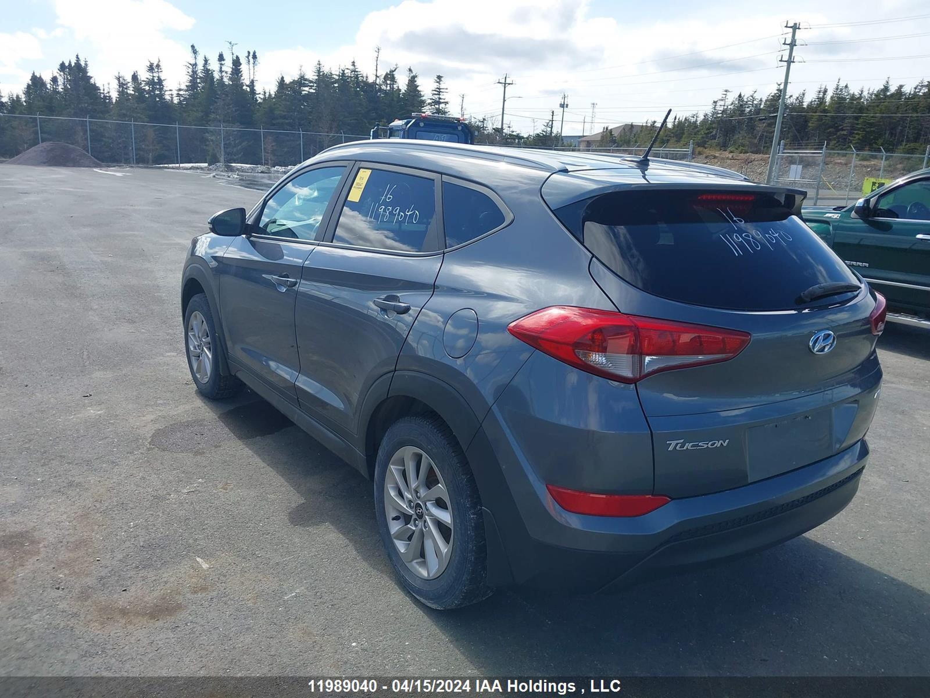 Photo 2 VIN: KM8J3CA49GU165915 - HYUNDAI TUCSON 