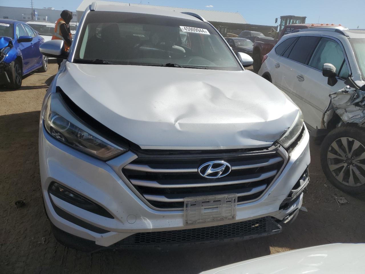 Photo 4 VIN: KM8J3CA49HU297686 - HYUNDAI TUCSON 