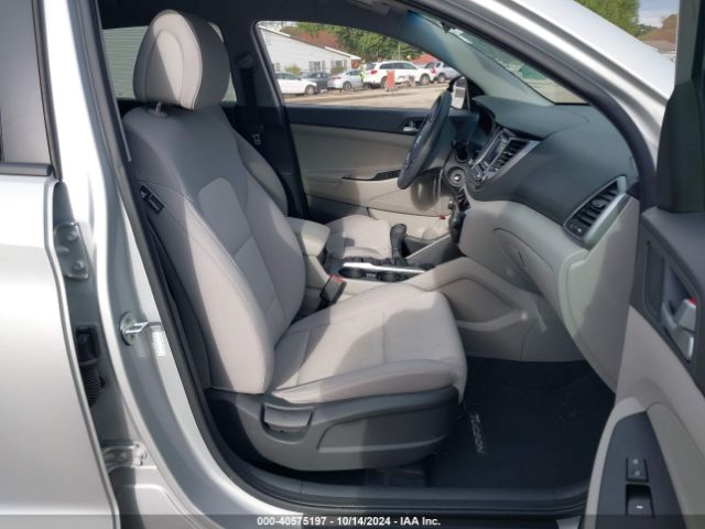 Photo 4 VIN: KM8J3CA49HU297879 - HYUNDAI TUCSON 