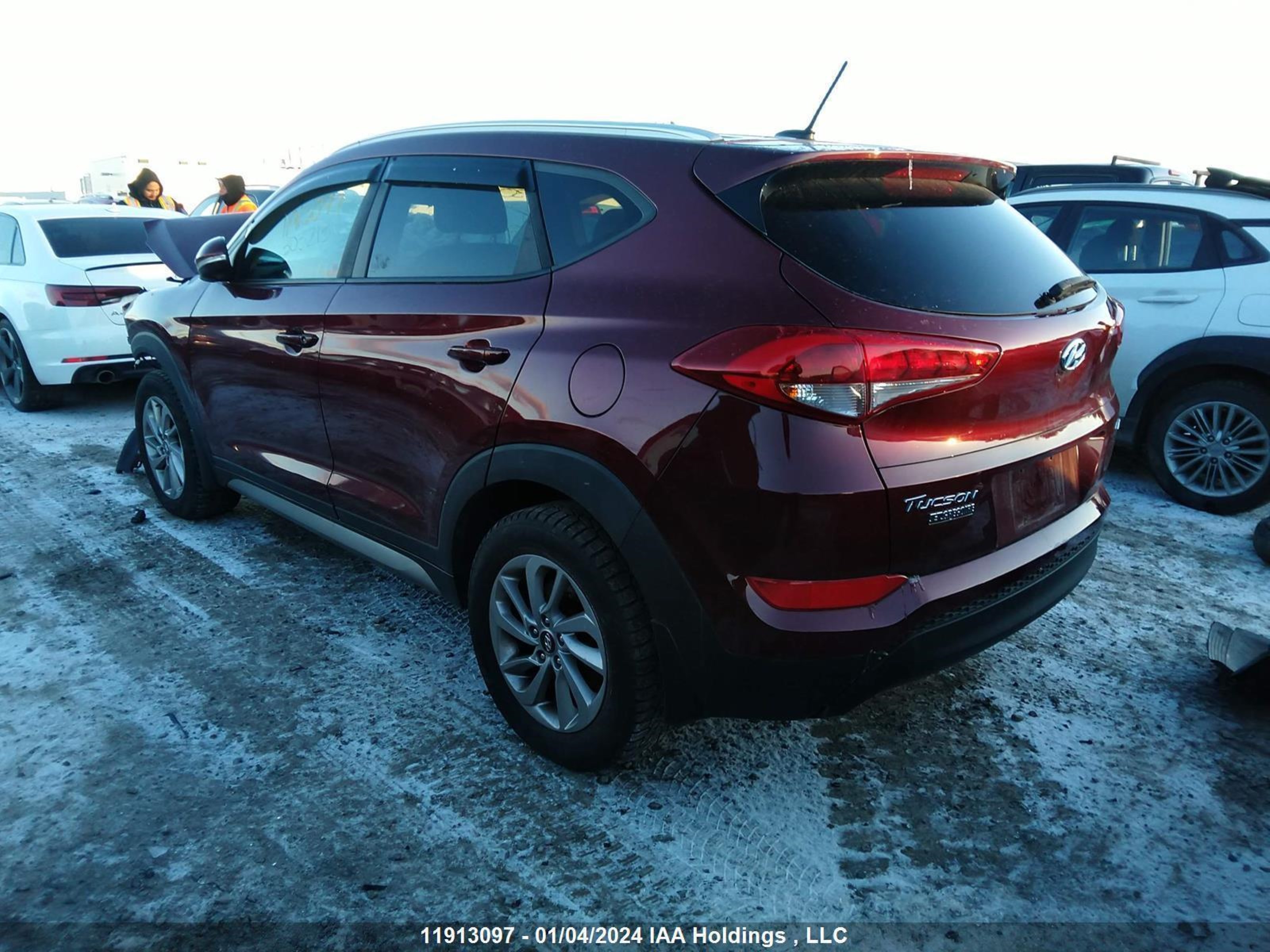 Photo 2 VIN: KM8J3CA49HU303213 - HYUNDAI TUCSON 