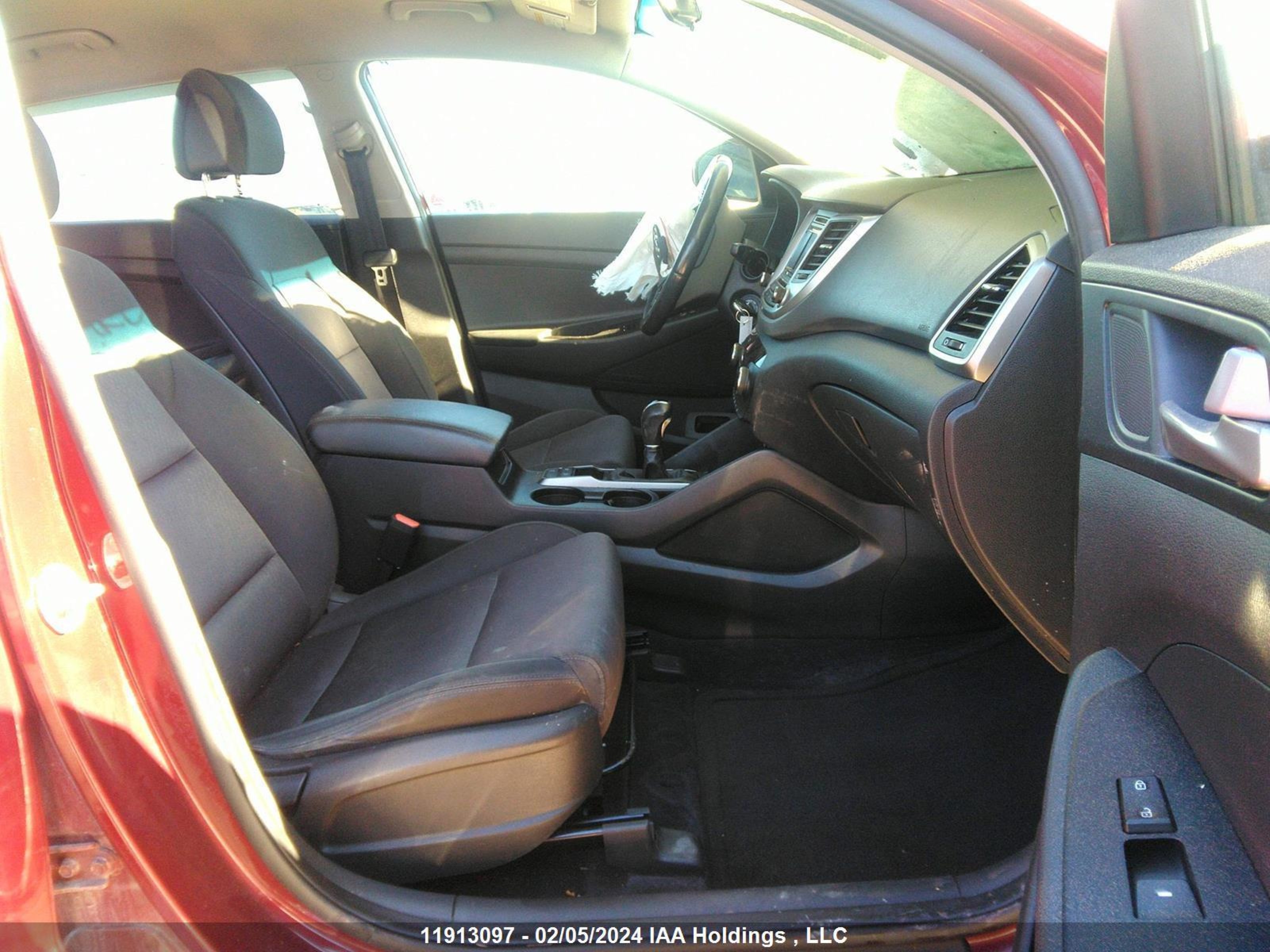 Photo 4 VIN: KM8J3CA49HU303213 - HYUNDAI TUCSON 