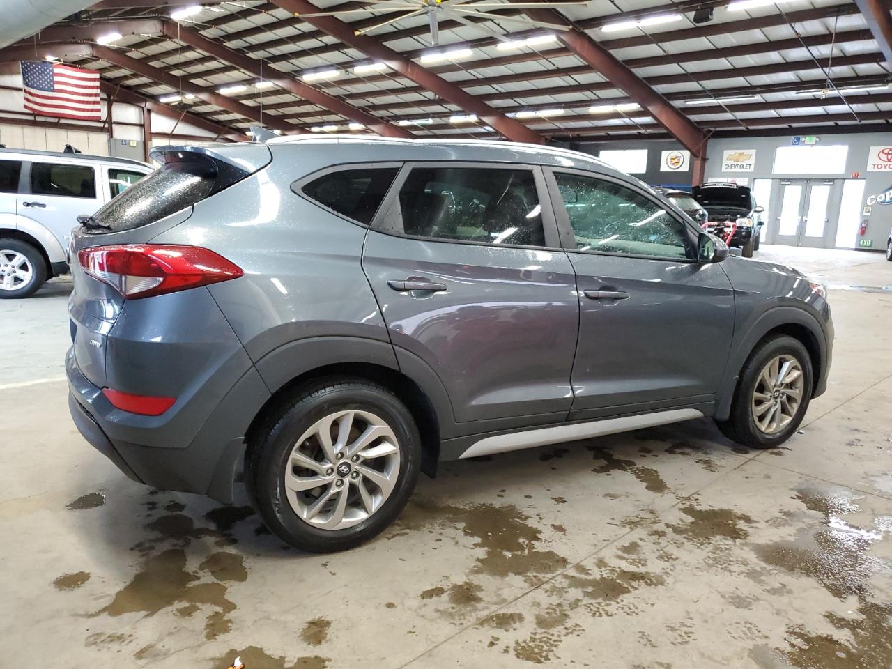 Photo 2 VIN: KM8J3CA49JU611567 - HYUNDAI TUCSON 