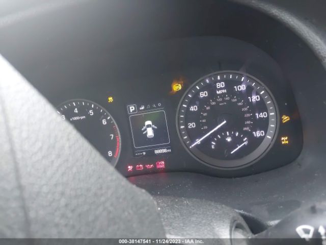 Photo 6 VIN: KM8J3CA49JU738187 - HYUNDAI TUCSON 