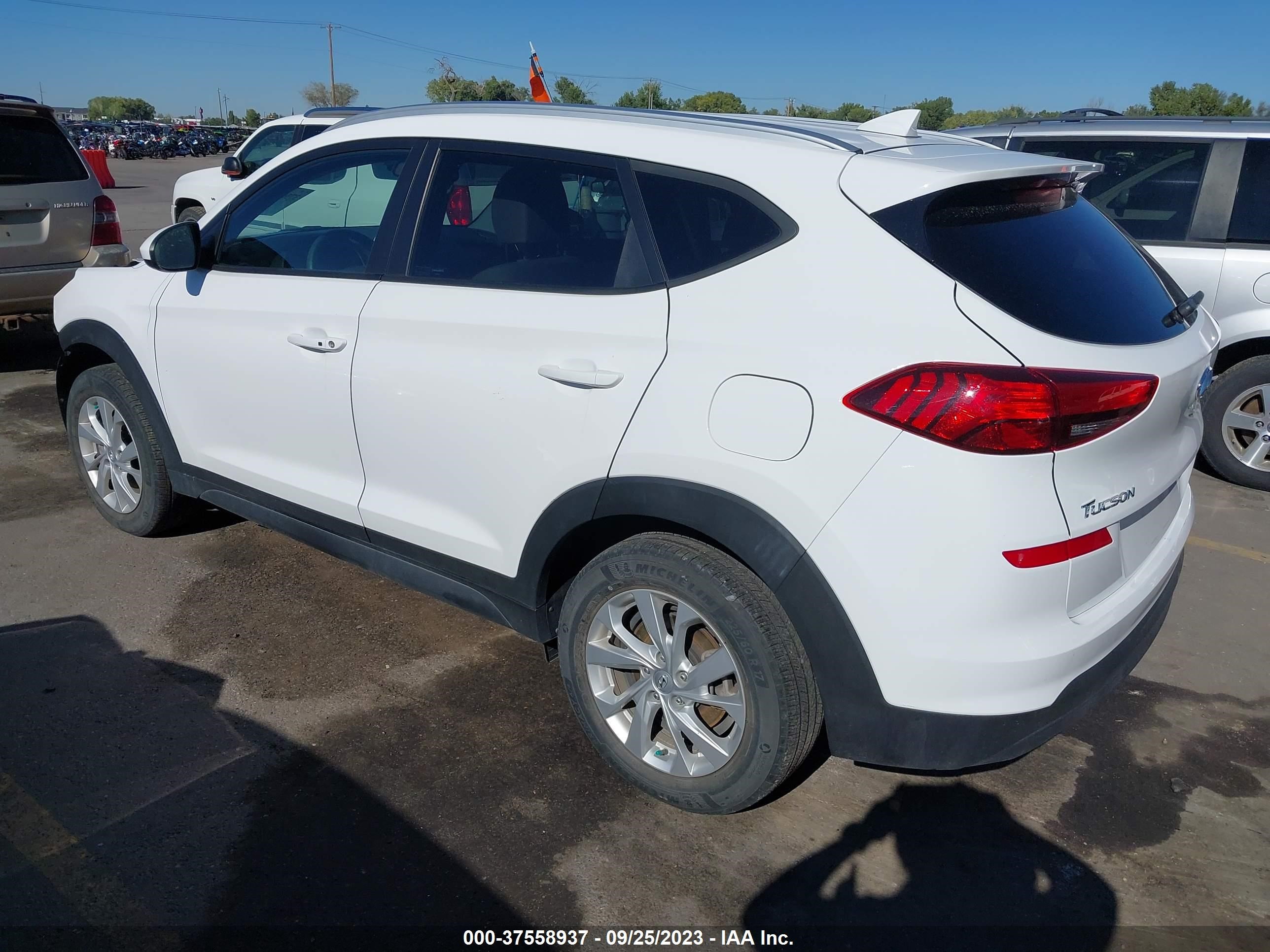 Photo 2 VIN: KM8J3CA49KU847119 - HYUNDAI TUCSON 