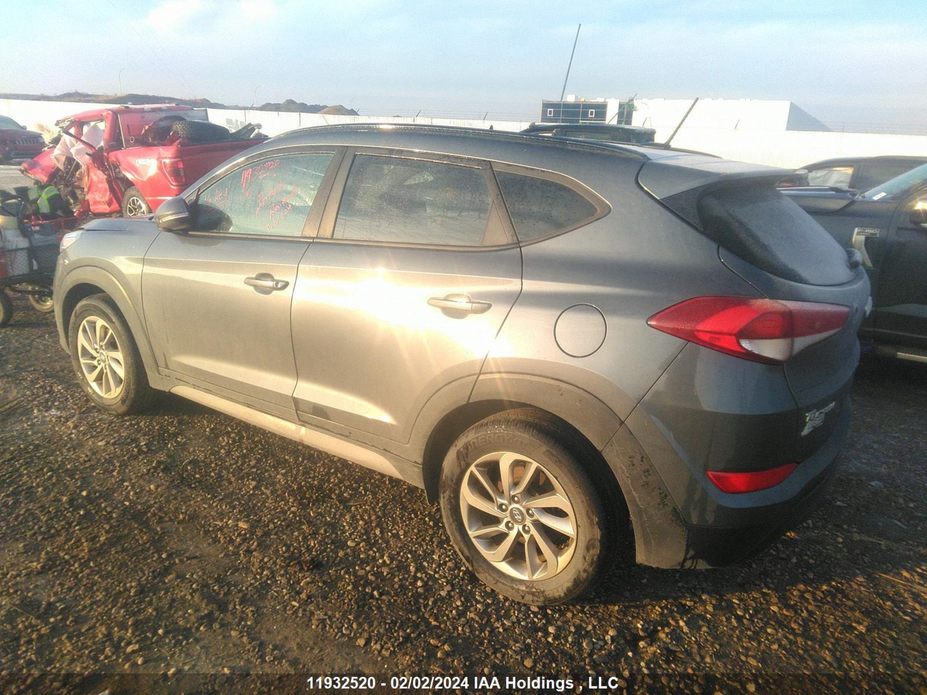 Photo 2 VIN: KM8J3CA4XHU384125 - HYUNDAI TUCSON 