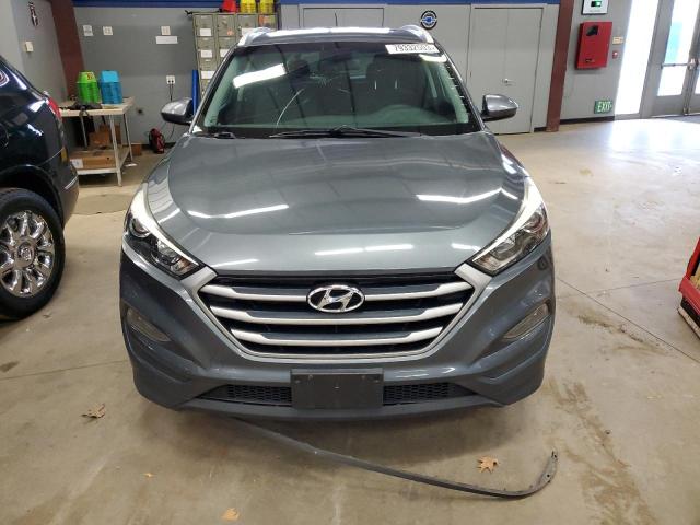 Photo 4 VIN: KM8J3CA4XHU385937 - HYUNDAI TUCSON 