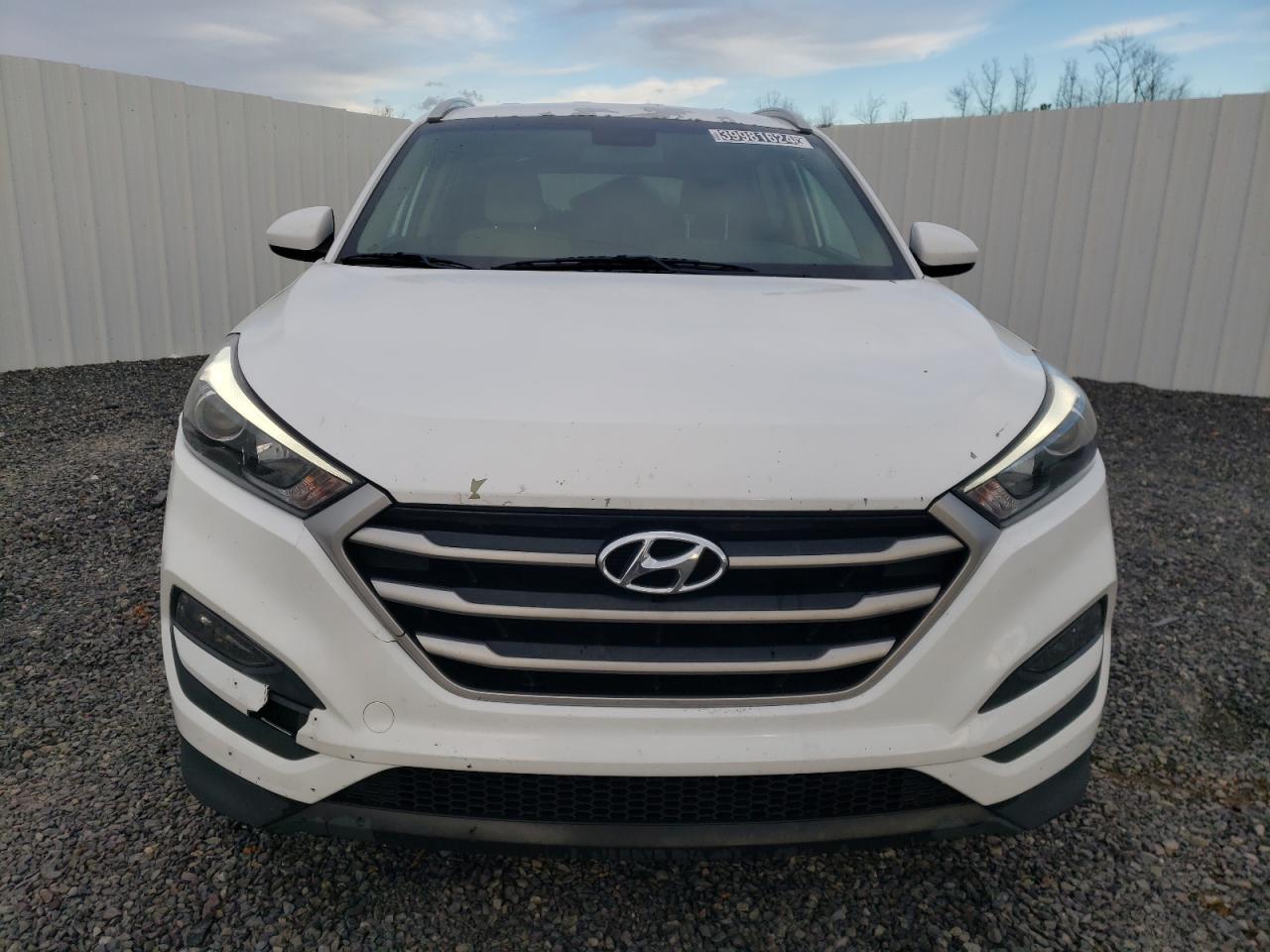 Photo 4 VIN: KM8J3CA4XHU527655 - HYUNDAI TUCSON 