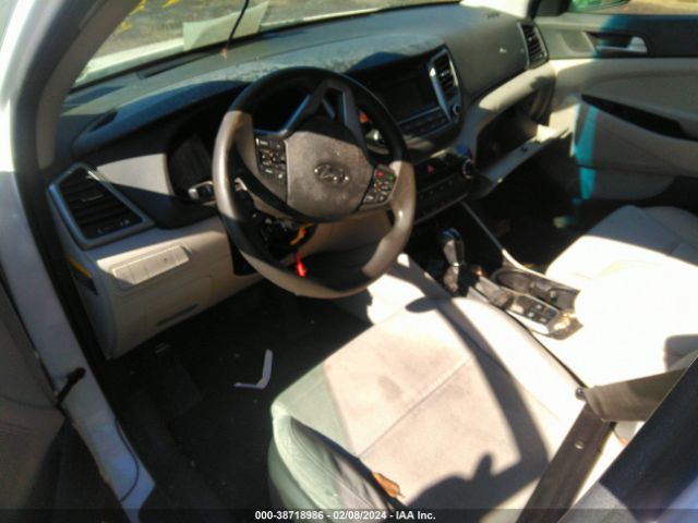 Photo 4 VIN: KM8J3CA4XHU551387 - HYUNDAI TUCSON 