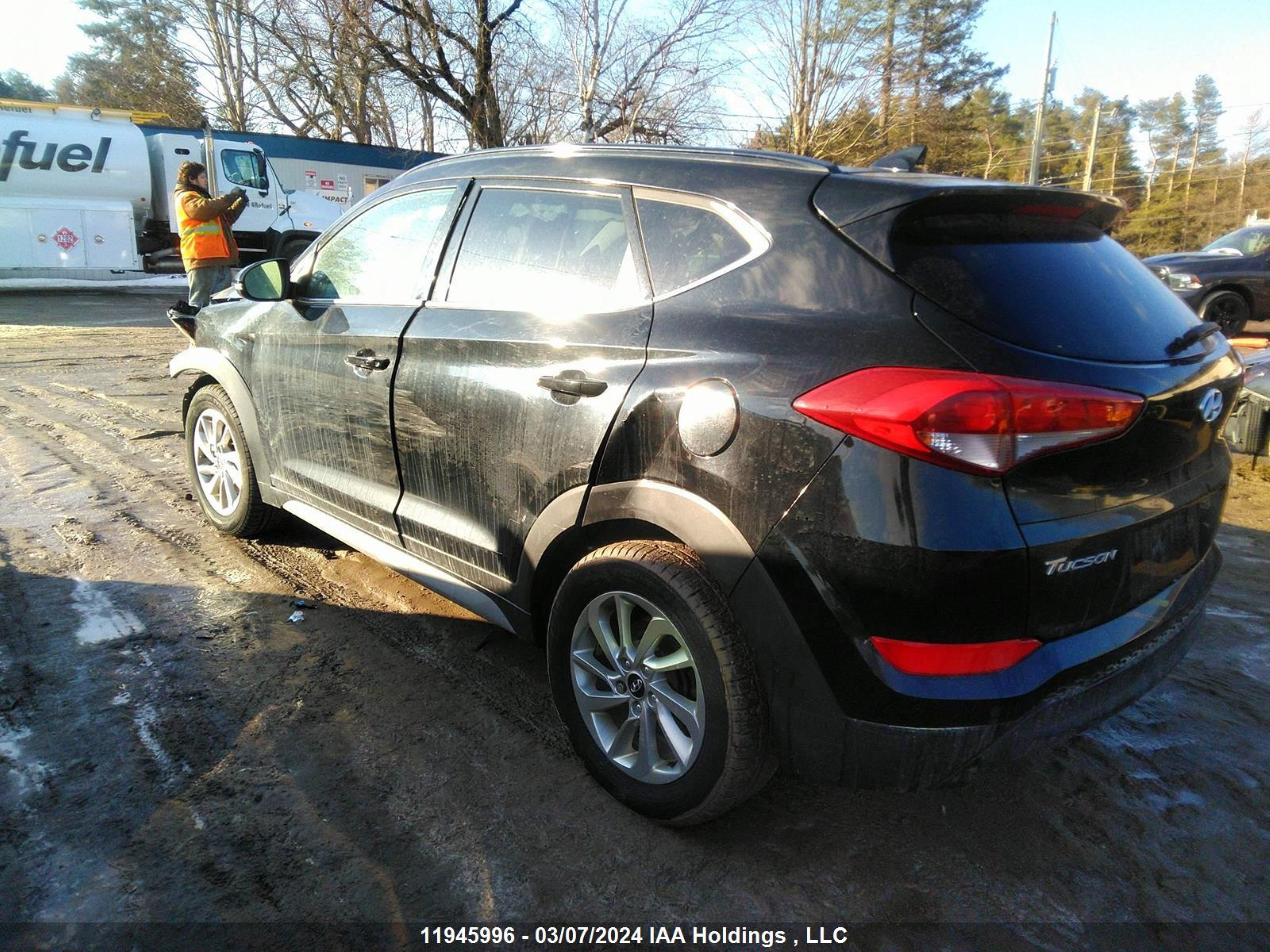 Photo 2 VIN: KM8J3CA4XHU562356 - HYUNDAI TUCSON 