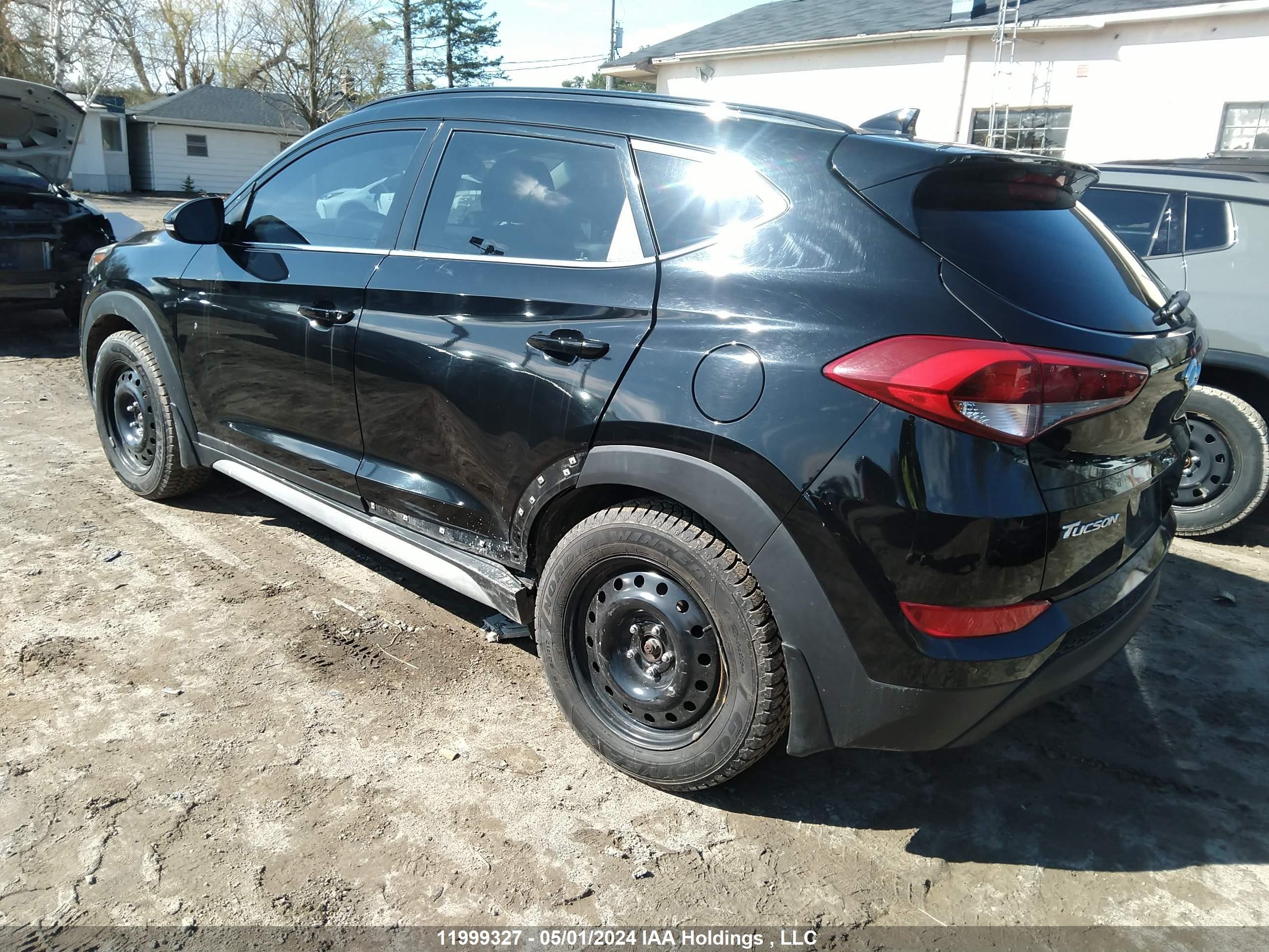 Photo 2 VIN: KM8J3CA4XHU563135 - HYUNDAI TUCSON 