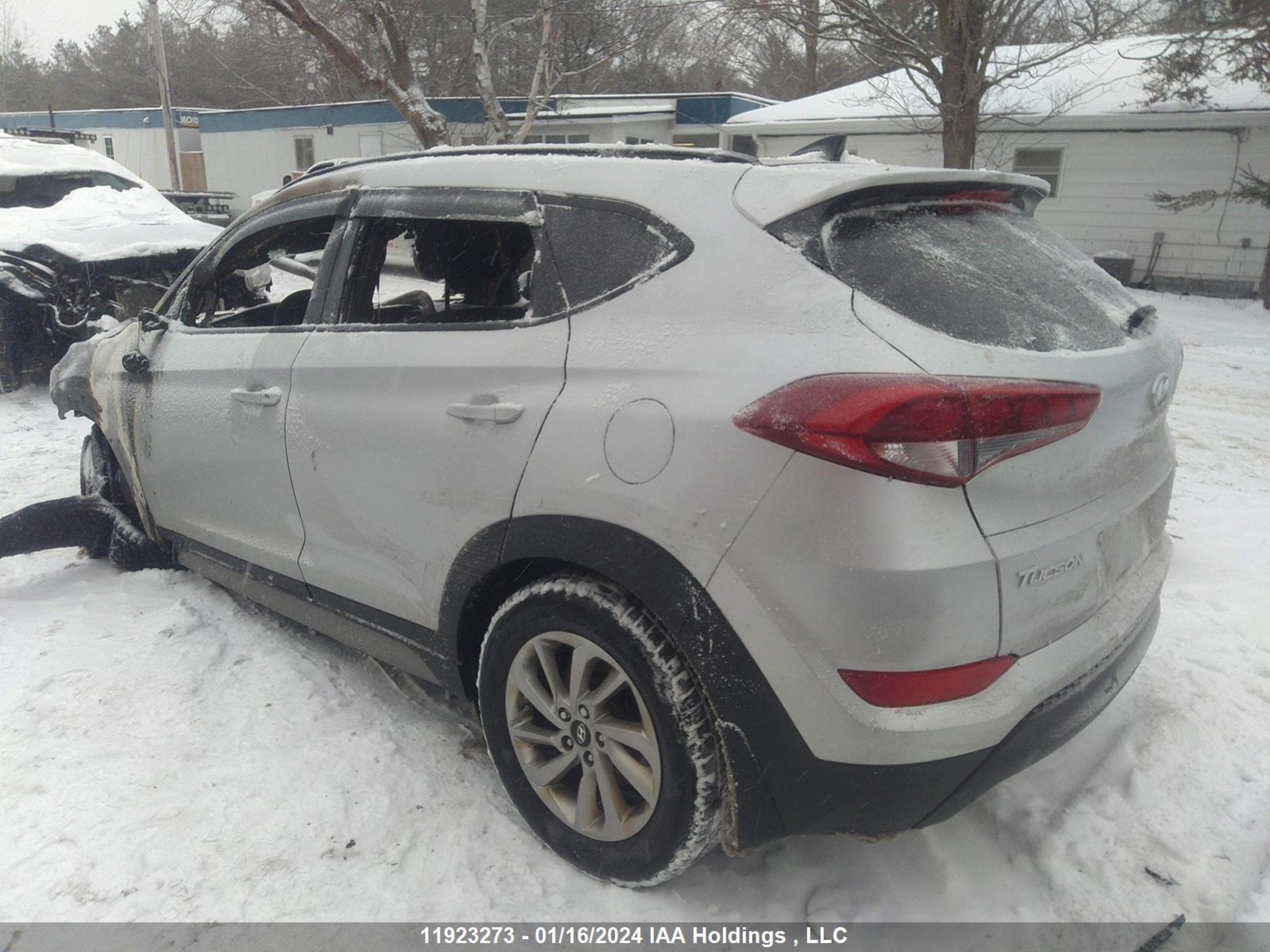 Photo 2 VIN: KM8J3CA4XJU619192 - HYUNDAI TUCSON 