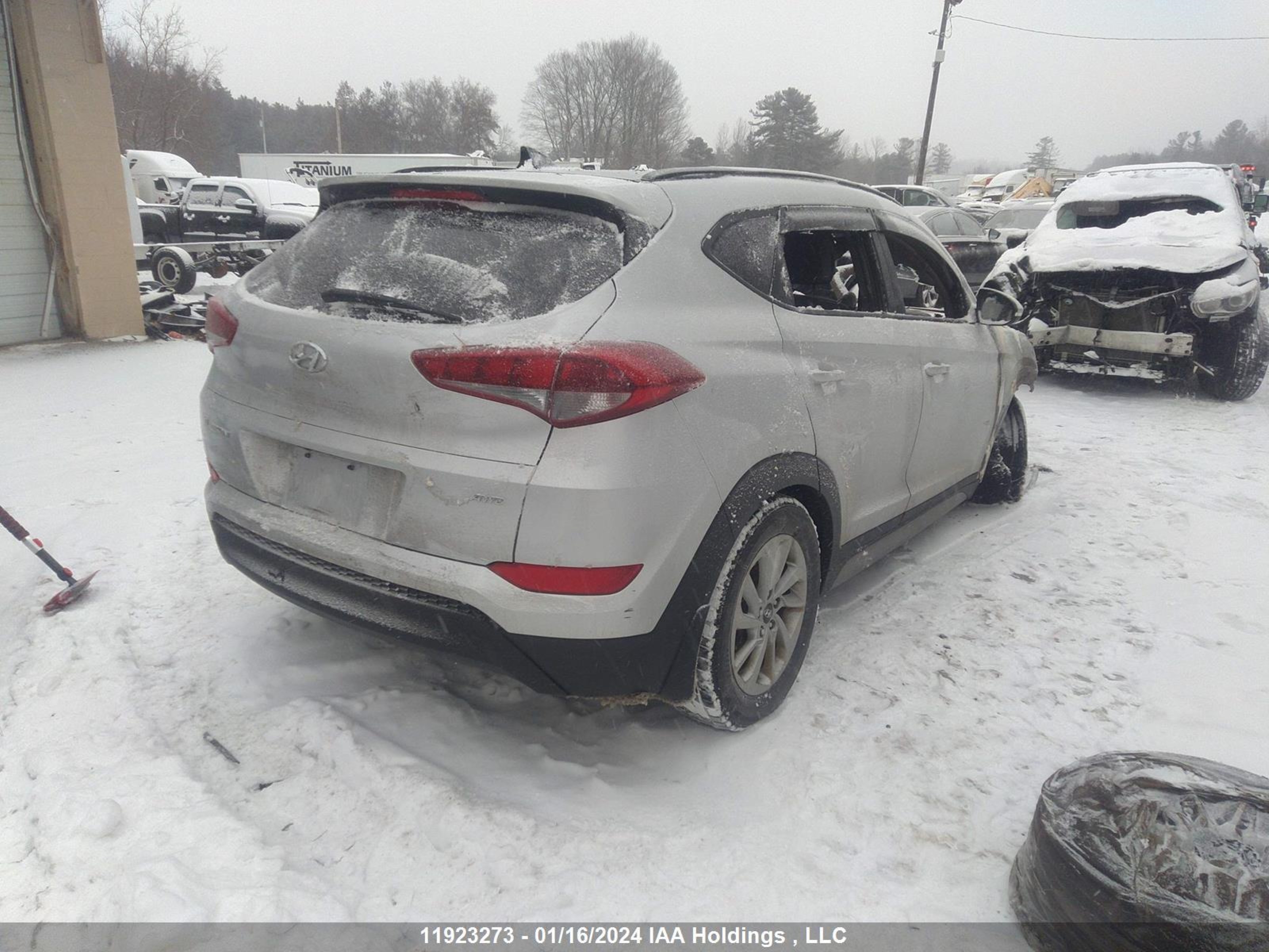 Photo 3 VIN: KM8J3CA4XJU619192 - HYUNDAI TUCSON 