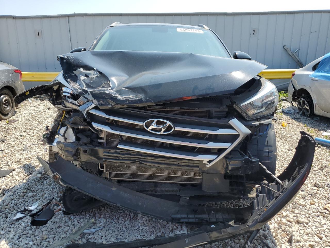 Photo 4 VIN: KM8J3CA4XJU643119 - HYUNDAI TUCSON 