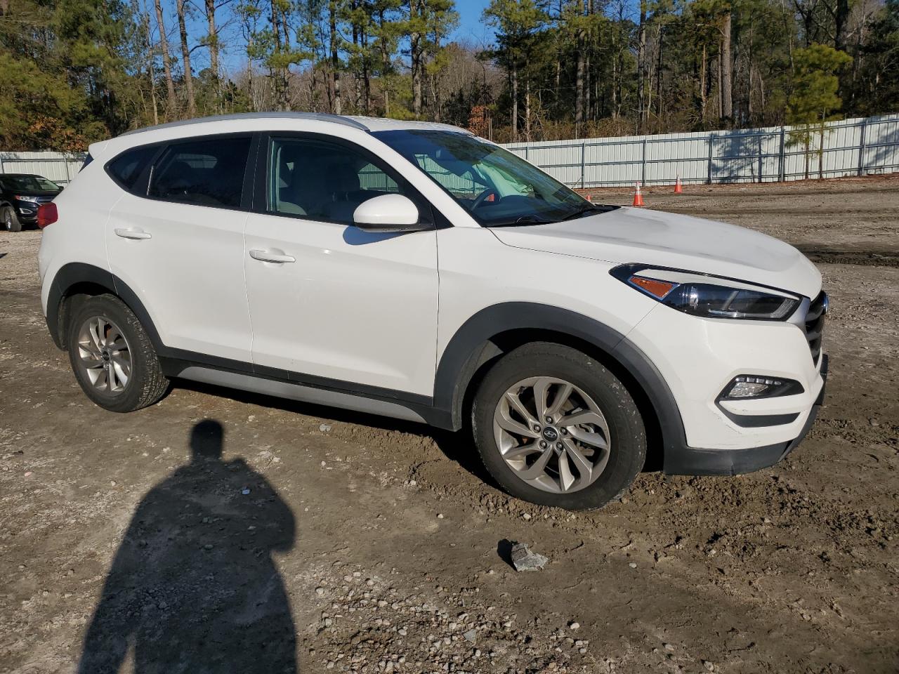 Photo 3 VIN: KM8J3CA4XJU713878 - HYUNDAI TUCSON 