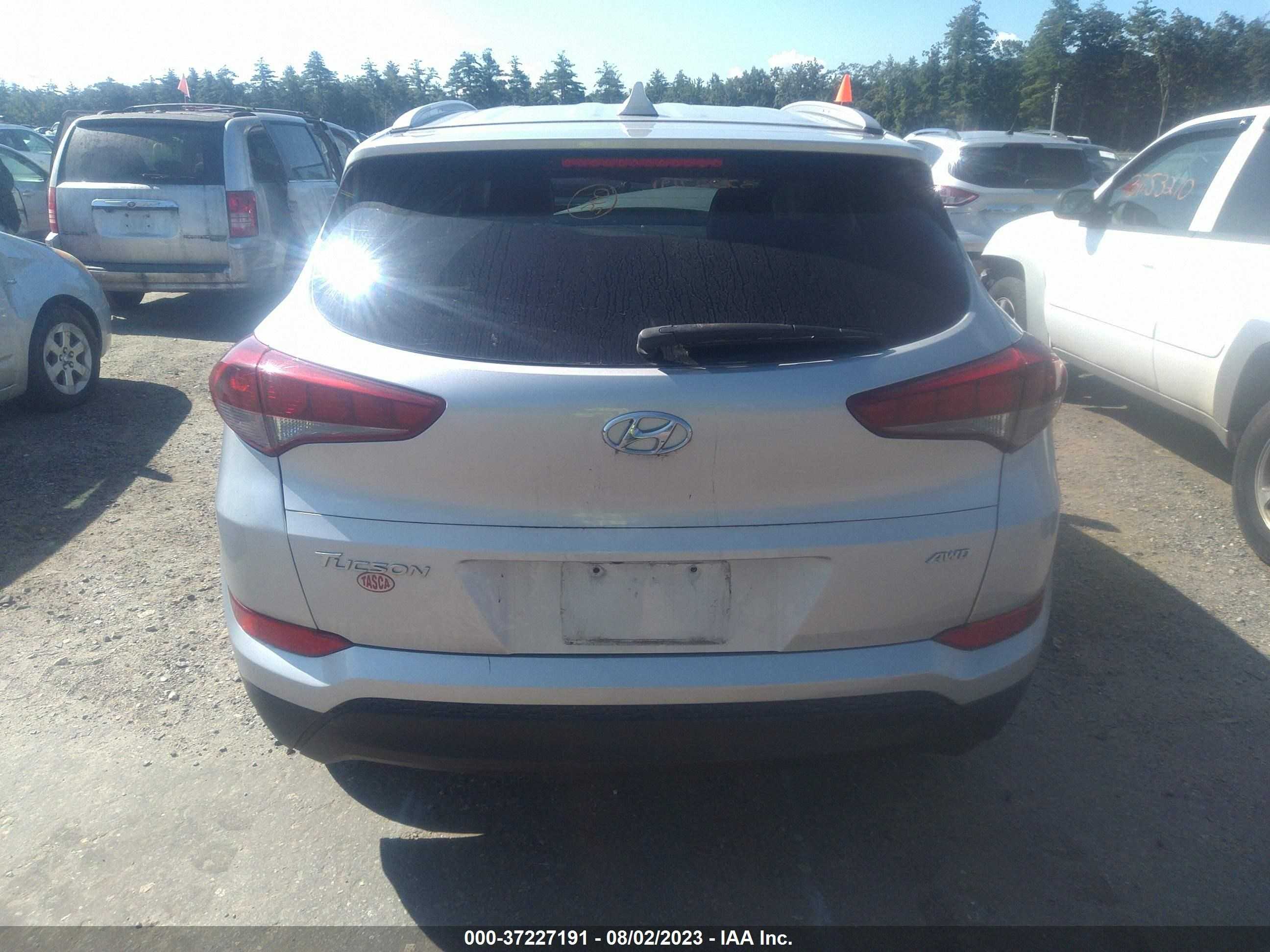 Photo 15 VIN: KM8J3CA4XJU723147 - HYUNDAI TUCSON 