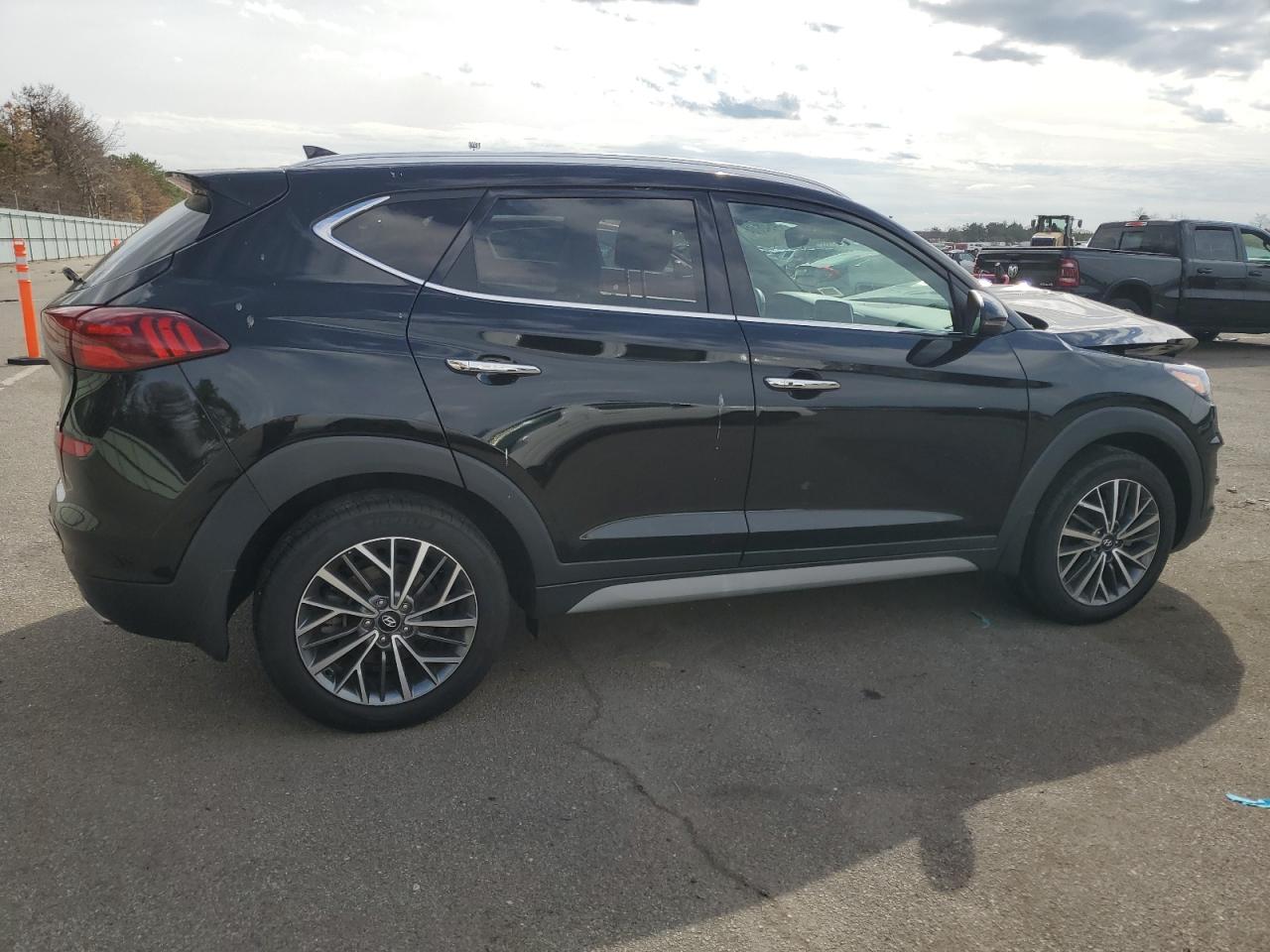 Photo 2 VIN: KM8J3CAL1MU322596 - HYUNDAI TUCSON 