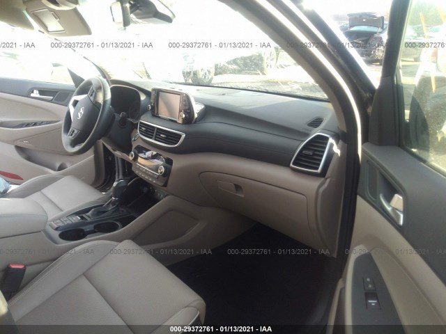 Photo 4 VIN: KM8J3CAL2KU057846 - HYUNDAI TUCSON 