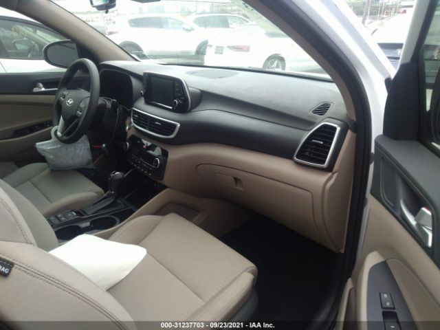 Photo 4 VIN: KM8J3CAL2LU165871 - HYUNDAI TUCSON 