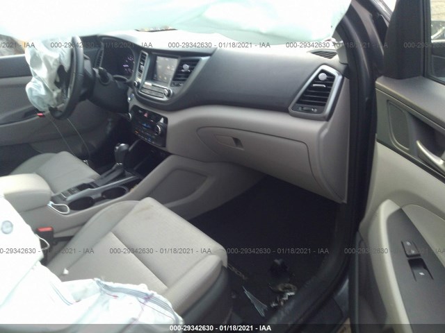 Photo 4 VIN: KM8J3CAL4JU756717 - HYUNDAI TUCSON 