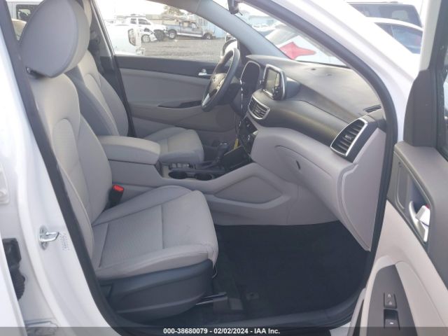 Photo 4 VIN: KM8J3CAL4MU288105 - HYUNDAI TUCSON 