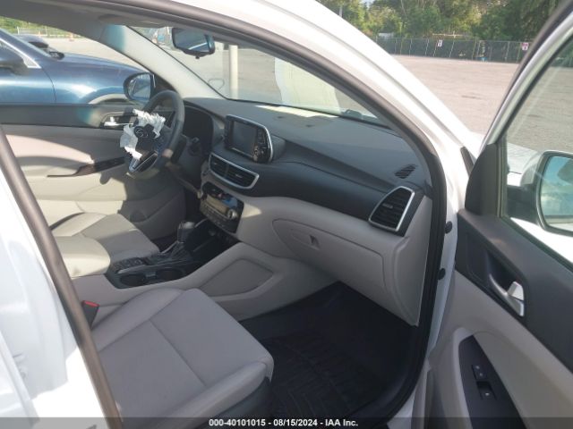 Photo 4 VIN: KM8J3CAL8KU026990 - HYUNDAI TUCSON 